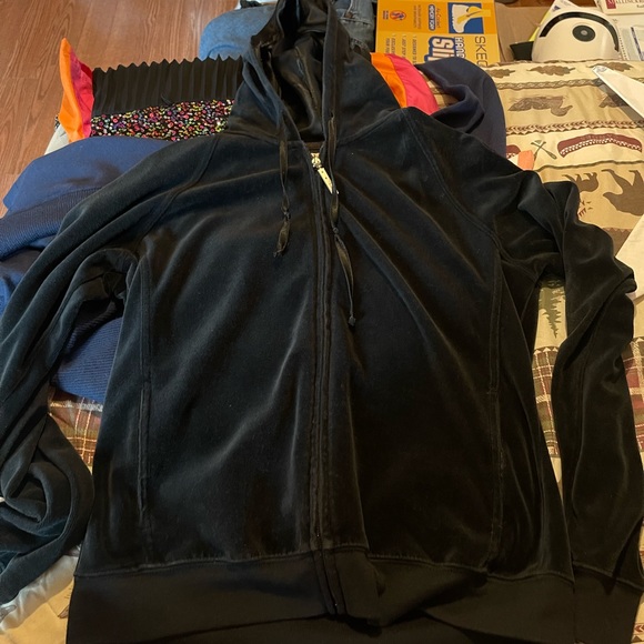 black fuzzy zip up - Picture 1 of 1